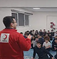 Kızılay gönüllüleri lise öğrencileriyle bir araya geldi