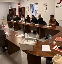 Kızılay Kan Merkezi personeline sertifikalı ilk yardım eğitimi