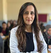 Koreceyi kendi çabasıyla öğrenen Vanlı öğretmen öğrencilerine ilham oluyor