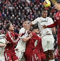 Liverpool'dan ligde son 7 maçta 6. yenilgi