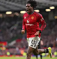 Manchester derbisinde kazanan Kırmızılar oldu