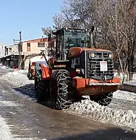 Marangozlar Sitesi'nde kar temizleme çalışması