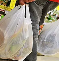 Marketlerdeki plastik poşetlerin yüzde 100 zamlanmasına tepki