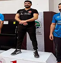 Masa tenisi turnuvası renkli görüntülere sahne oldu