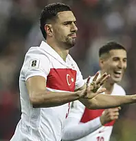 Merih Demiral, Al Ahli ile sözleşme yeniledi