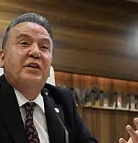 Muhittin Böcek hastaneye kaldırıldı