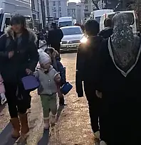 Okul önlerinde trafik çilesi bitmiyor