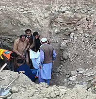 Pakistan'da yasa dışı altın madeninde çökme: 8 ölü, 1 yaralı
