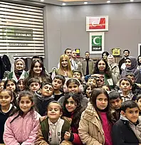 Patnoslu öğrenciler 'Toti ile Poti' oyununu izledi