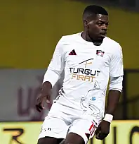 Rüzgârın oğlu Cedric, İstanbulspor'u ezdi-geçti