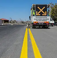 Sahil Yolu'nda yol çizgi ve yaya geçidi boyama çalışmaları başladı