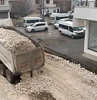 Salihiye Mahallesi'nde yol bakım çalışmaları sürüyor