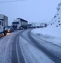 Şırnak-Hakkari yolu ulaşıma kapandı