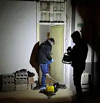 Sofra bezi silkelerken düşerek yaralanan ve kalbi duran kadın hayata döndürüldü