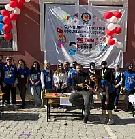 TEGV Gönüllüleri ve öğrencilerden anlamlı kutlama...