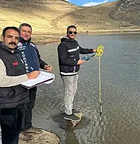 Tendürek Dağı'ndaki gölette su ürünleri incelemesi yapıldı