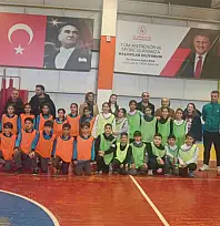 Tenzile Ana ve Reşit Çelik İlkokulu, Erciş'i temsil edecek