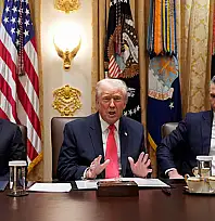 Trump: Kim olursa ülkemize uyuşturucu satan herkes saldırıya uğrayabilir