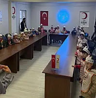 Türk Kızılay Van Şubesi, minik misafirlerini ağırladı