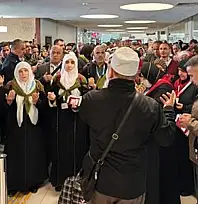 Umreye giden vatandaşlar Van'dan kutsal topraklara uğurlandı