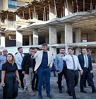 Vali Çelik, hastanenin acil giriş yolunu inceledi