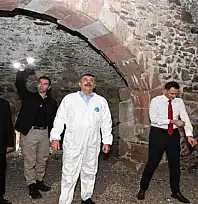 Vali Çiftçi, Köprüköy'de incelemelerde bulundu