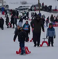 Van Abalı Kayak Merkezi çocuklarla şenlendi