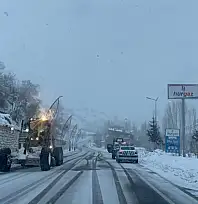 Van-Çatak yolu trafiğe kapatıldı