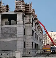 Van'da havalar buz kesti, inşaatlarda beton dökümü devam ediyor