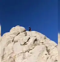 Van'da kayalıklarda mahsur kalan şahıs kurtarıldı