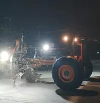 Van'da Kurubaş Geçidi'nde kar ve tipi ulaşımı olumsuz etkiliyor