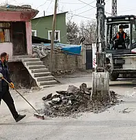 Van'da yol bakım onarım çalışmaları sürüyor