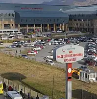 Van Eğitim ve Araştırma Hastanesi önündeki taksi durağı kiraya veriliyor