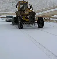 Van'ın yüksek kesimlerinde karla mücadele çalışması