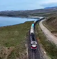 Van-İran treni kartpostallık görüntüler oluşturuyor
