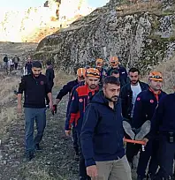 Van Kalesi'nden düşen kişi ağır yaralandı