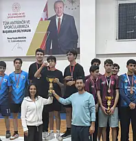 Van Türk Telekom Fen Lisesi Masa Tenisi Takımı Van İl Birincisi oldu