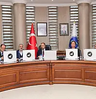 Van YYÜ'de Van Gölü Havzası zirvesi