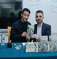 Vanlı yazar Yusuf Kazak öğrencilerle buluştu