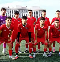 Vanspor U19 Takımı, 9 maçta 8 galibiyetle liderlik koltuğunda