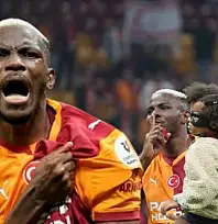 Victor Osimhen bu sezonki gol sayısını 11'e çıkardı