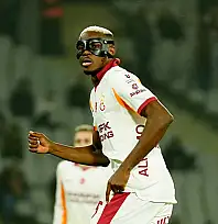 Victor Osimhen, bu sezonki gol sayısını 13'e yükseltti