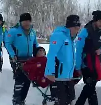 Yüksekova'da kar esaretinde zamanla yarış