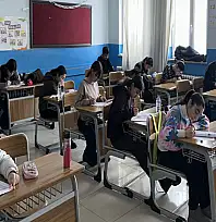 Yunus Emre Ortaokulu'nda Etüt Van deneme sınavına yoğun katılım