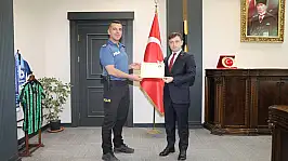 Başkale Kaymakamı Erdoğan'dan polis memurlarına başarı belgesi