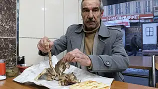 Ürkütücü görüntüsüne rağmen afiyetle tüketiliyor