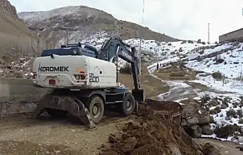 Ağırkaya Mahallesi'nde su tahliyesi çalışması