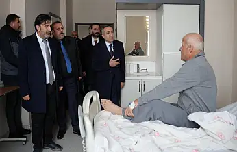 AK Parti heyetinden hastane ziyareti