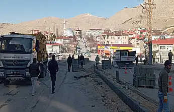 Akköprü Mahallesinde orta refüj çalışması