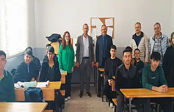 Alhan'ın okul ziyaretleri sürüyor